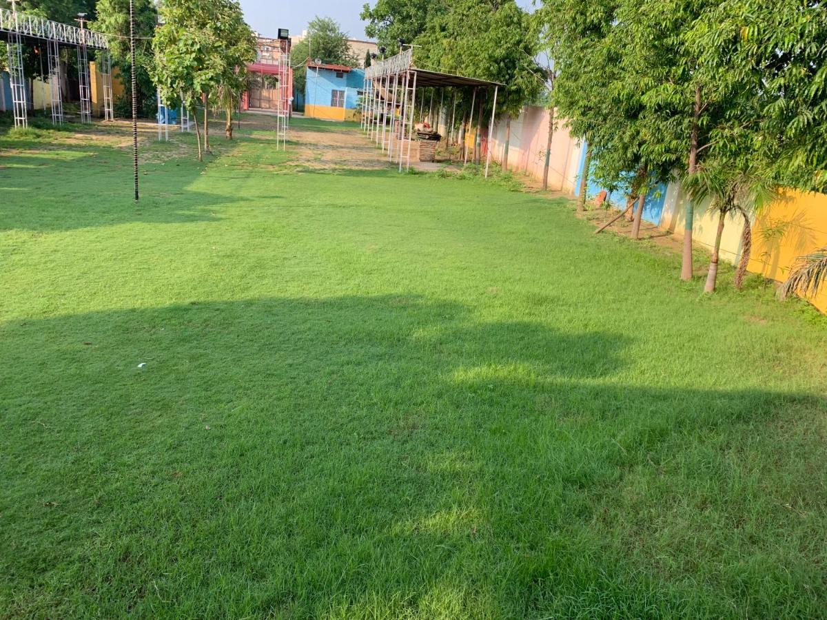 Nature Resort Агра Екстериор снимка